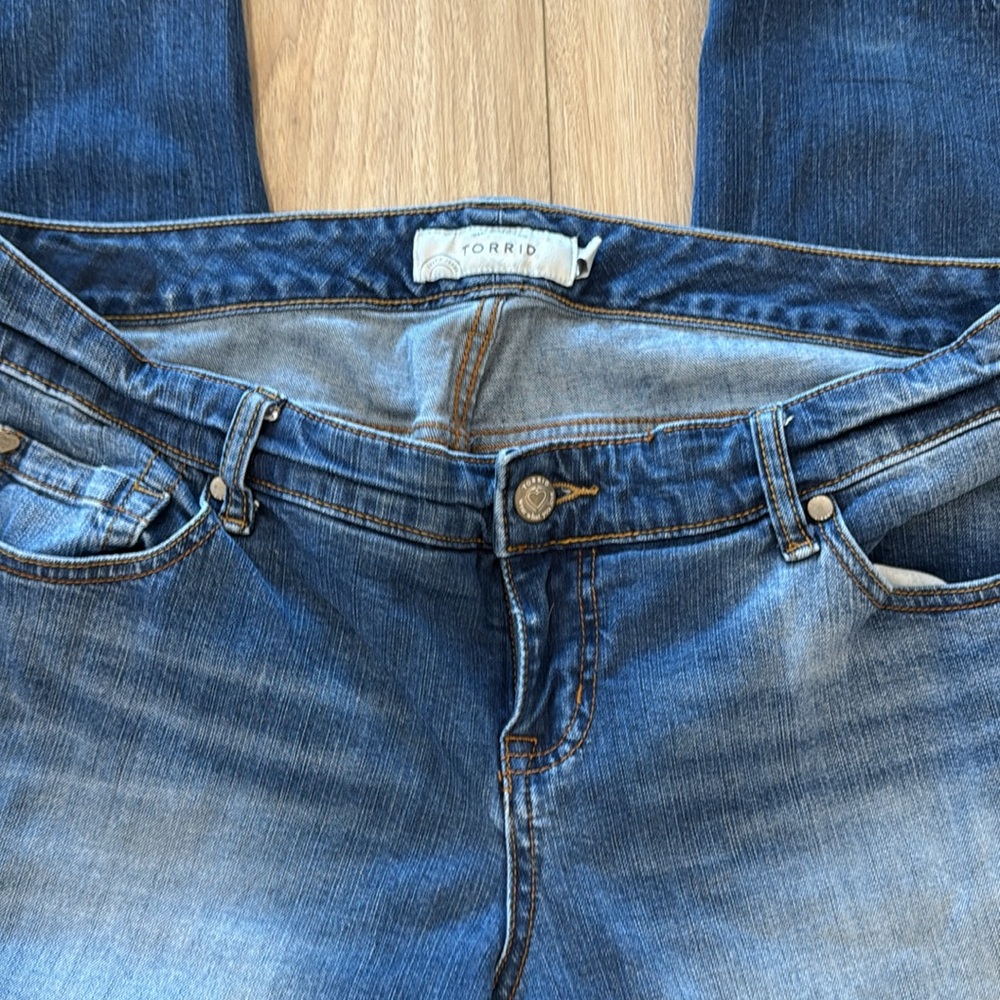 Torrid mid rise jeans sz 14 - Picture 4 of 7